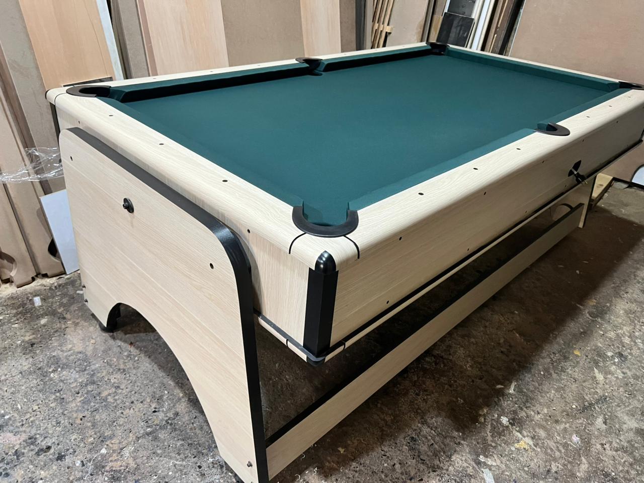 Mesa multijuegos en ambiente